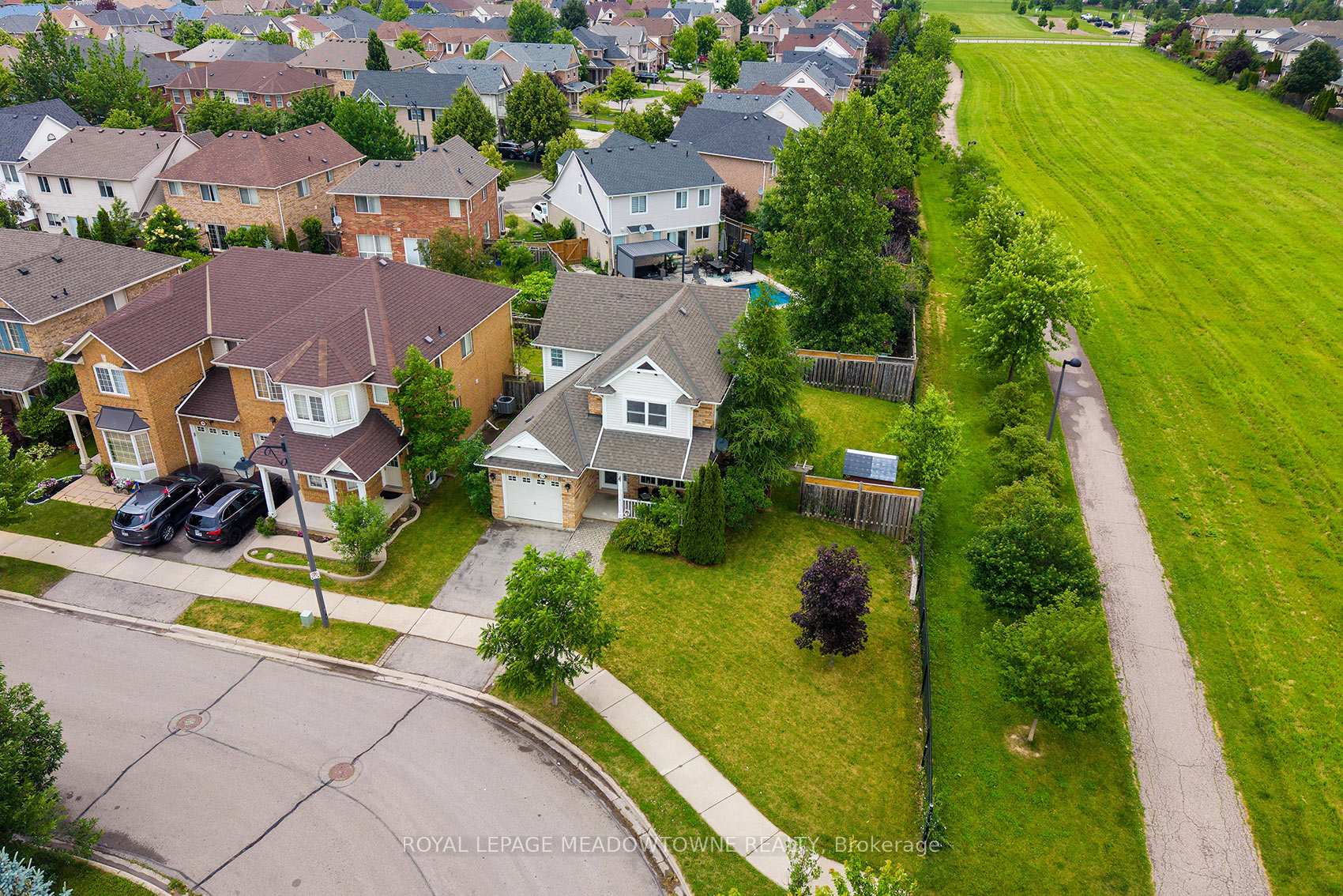 774 Irving Terrace, Milton, ON, exterior