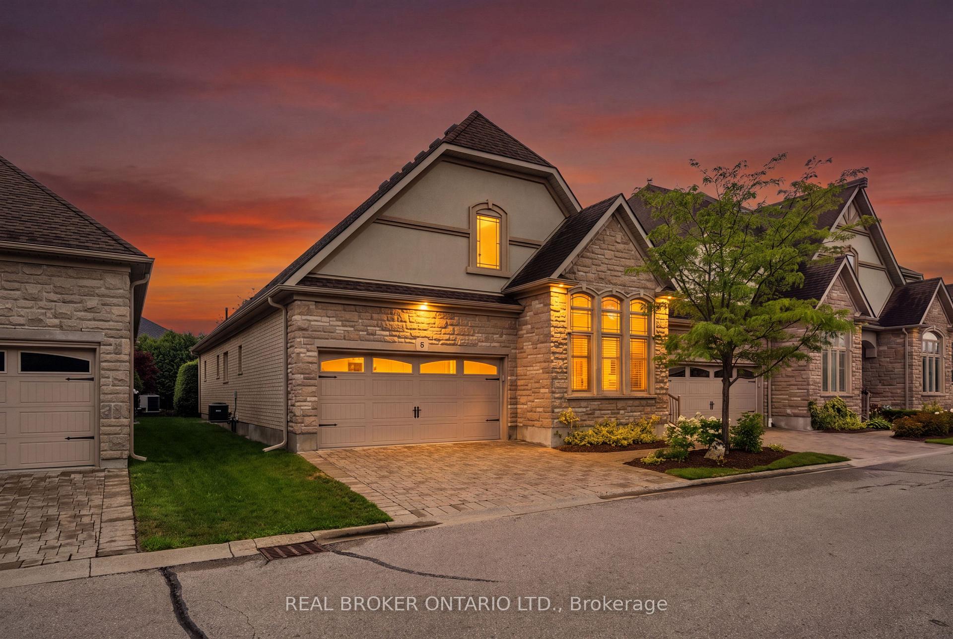 8 - 19 Simmonds Drive, Guelph, ON, exterior
