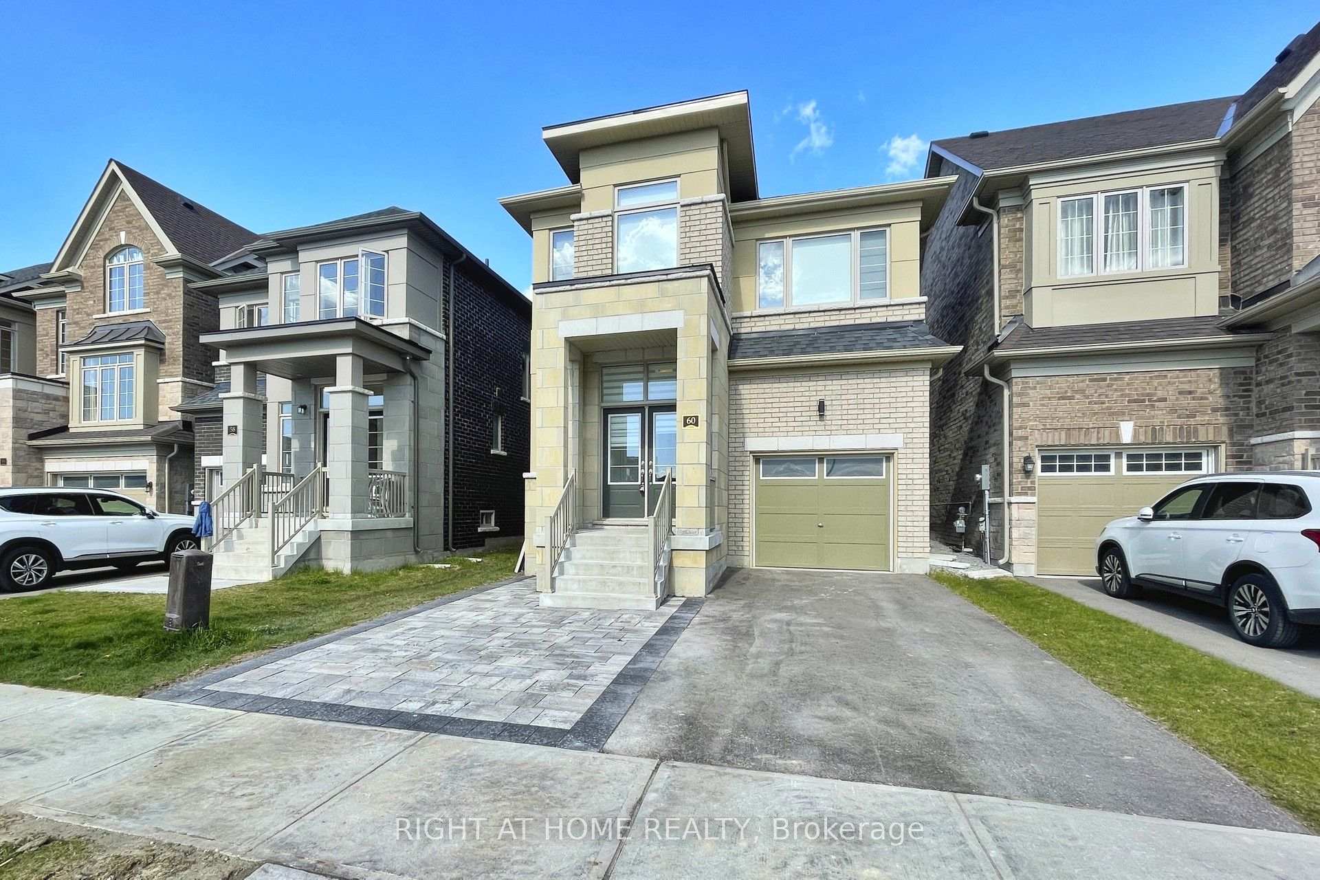 60 Falconridge Terrace, East Gwillimbury, ON, exterior
