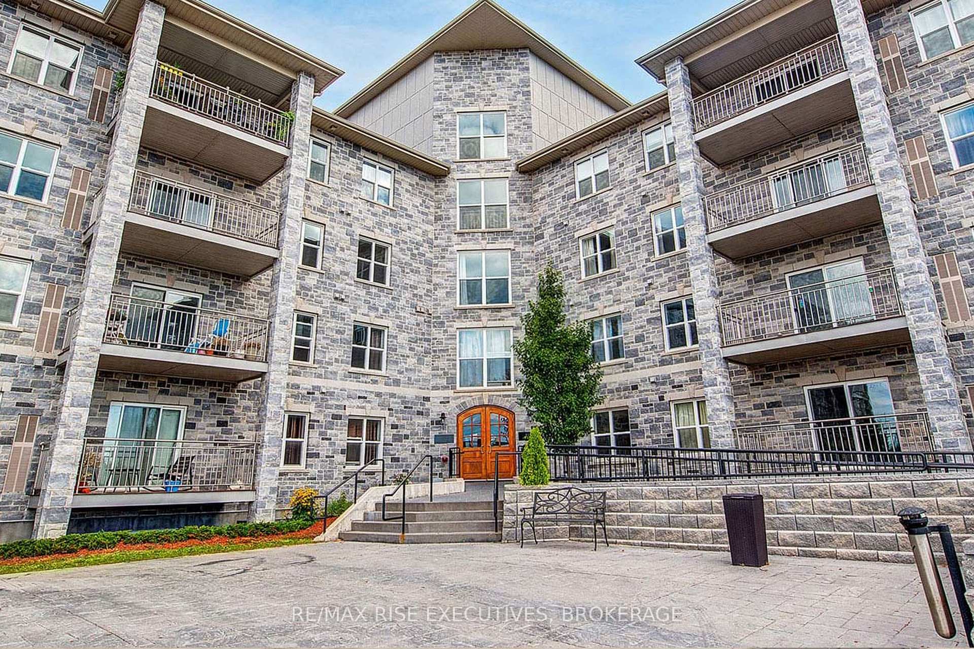 515 - 539 Armstrong Road, Kingston, ON, exterior