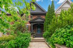 330 Palmerston Boulevard, Toronto C01, ON, exterior