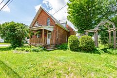 558 Mackay Street, Pembroke, ON, exterior