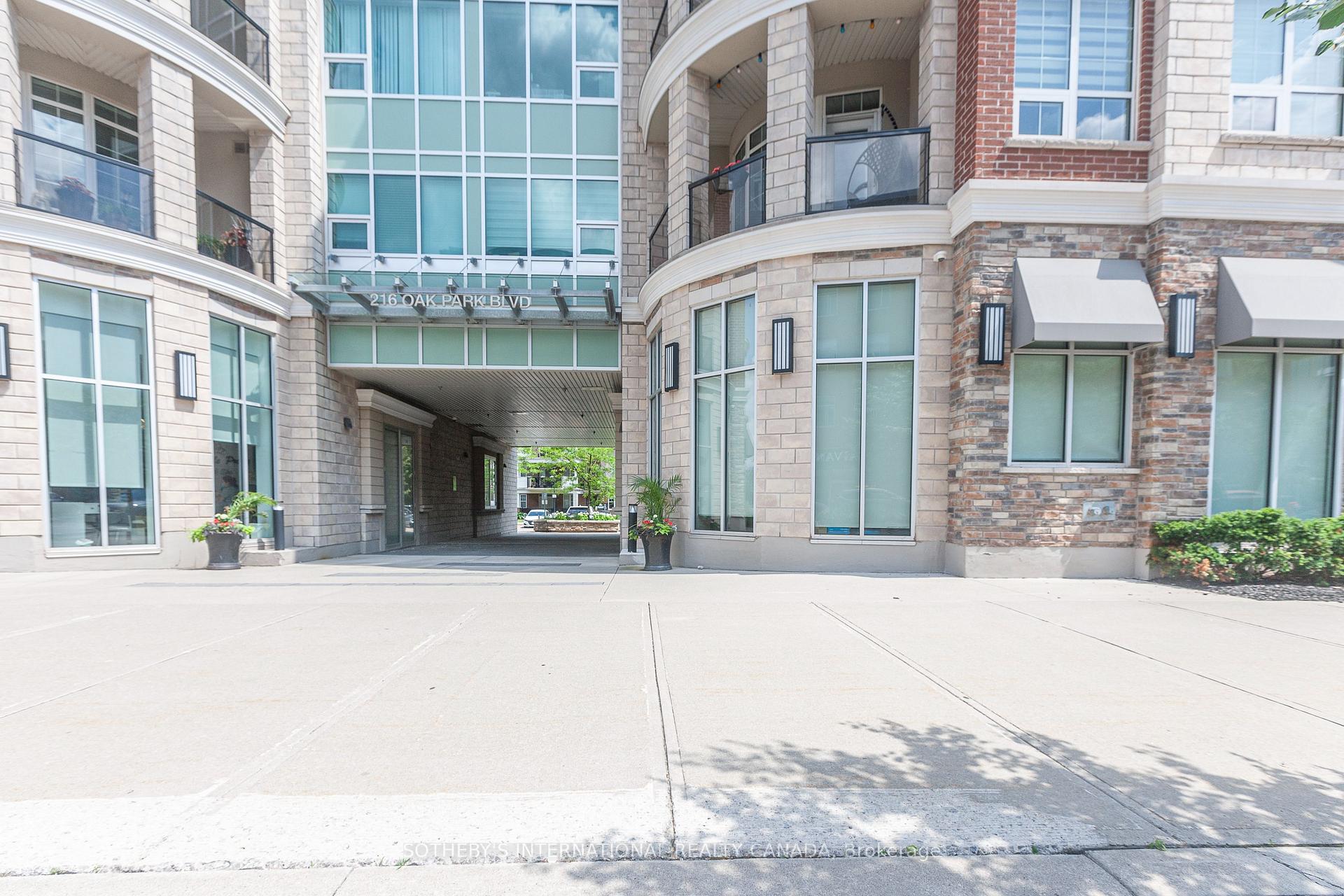 315 - 216 Oak Park Boulevard, Oakville, ON, exterior