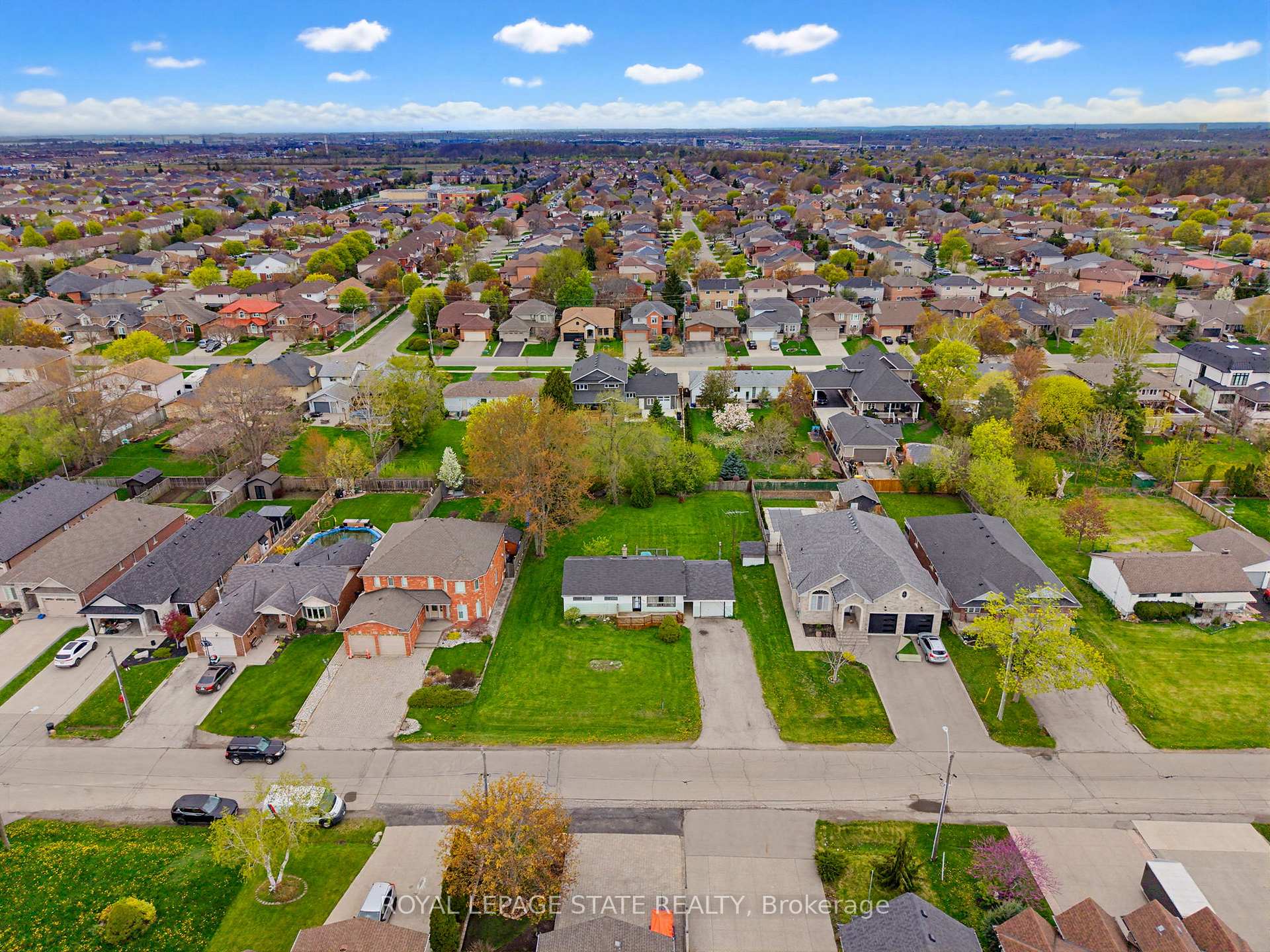 29 Leckie Avenue, Hamilton, ON, exterior