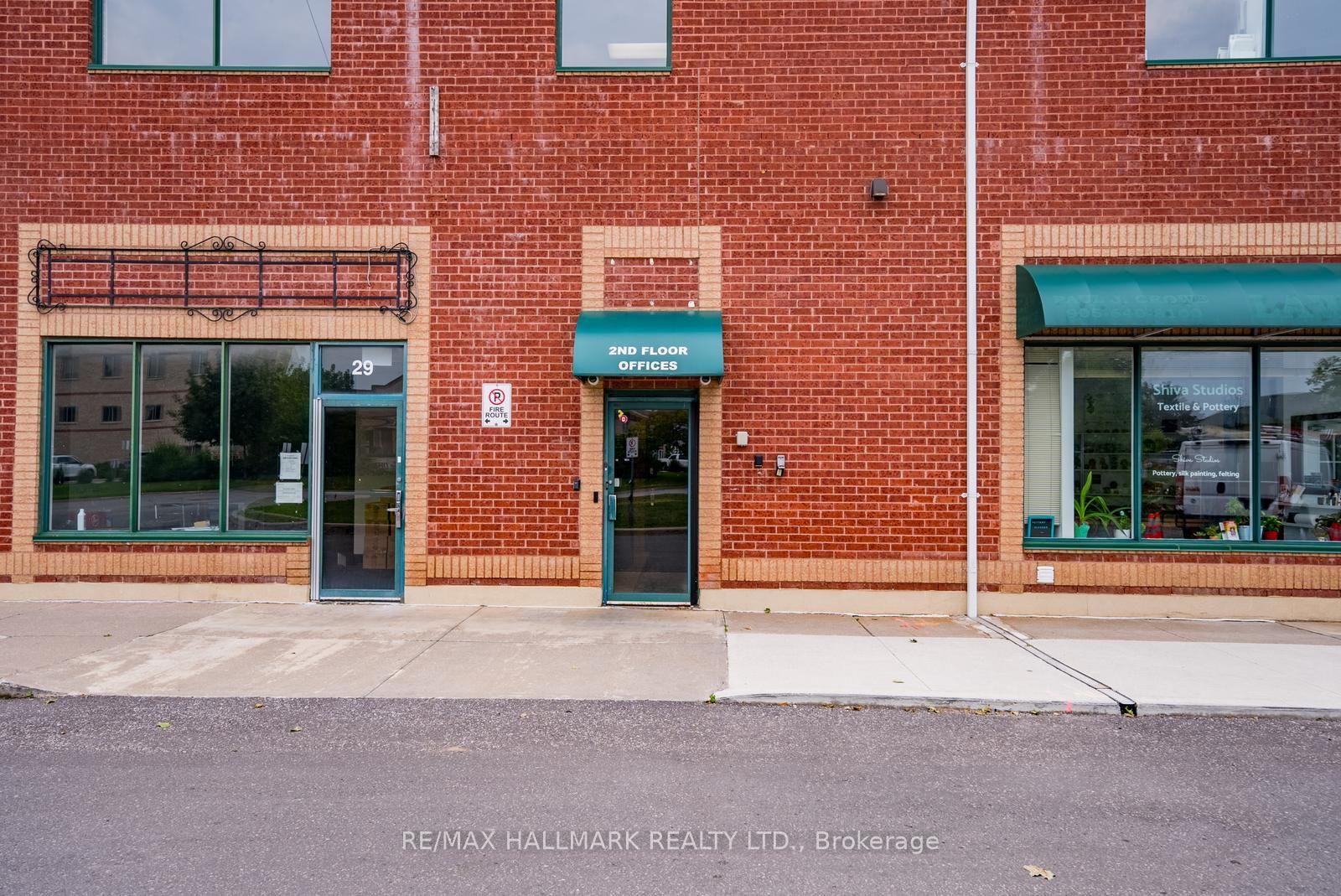 208 - 86 Ringwood Drive, Whitchurch-Stouffville, ON, exterior