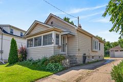 208 Carlton Street, St. Catharines, ON, exterior