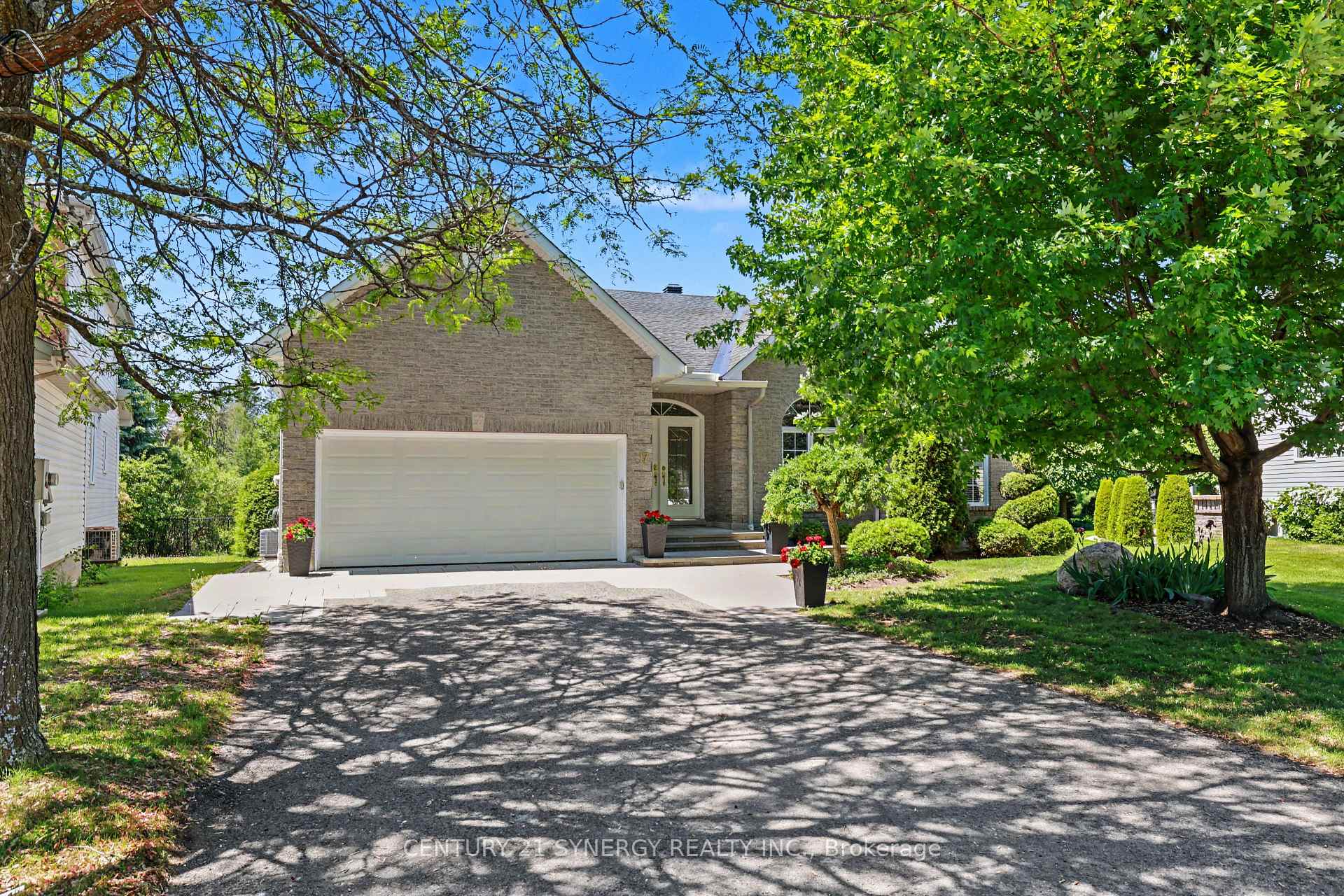17 Warnock Court, Overbrook - Castleheights and Area, ON, exterior