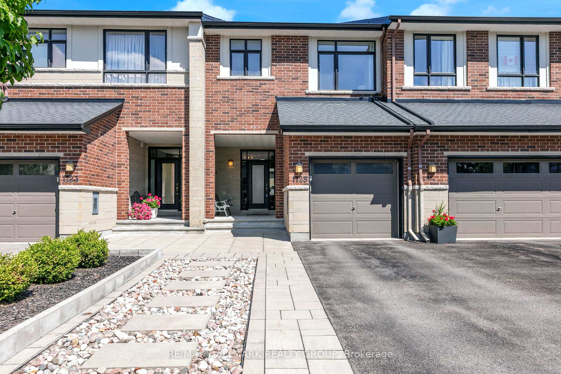 1125 Tischart Crescent, Kanata, ON, exterior