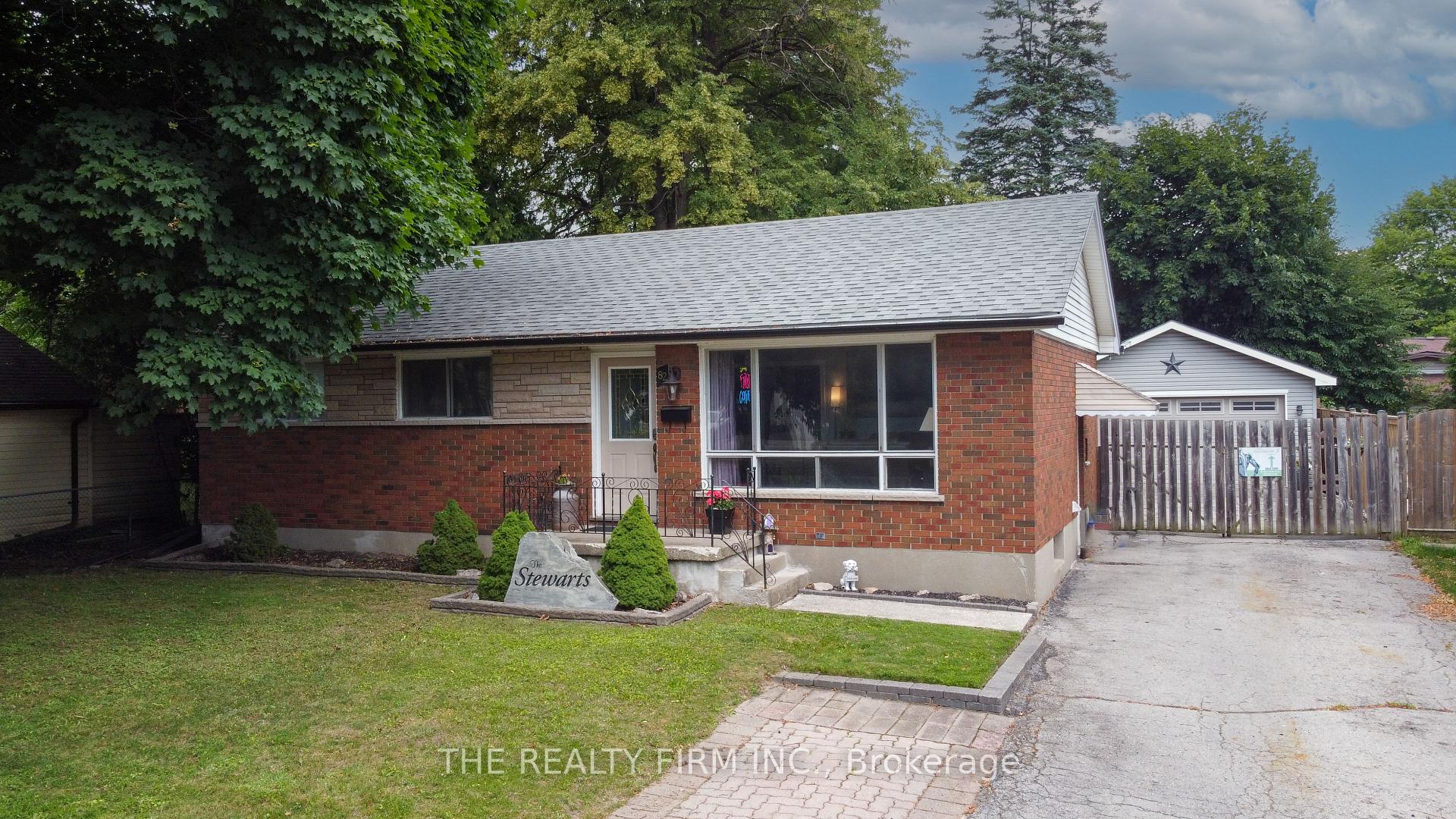 82 Langton Road, London East, ON, exterior