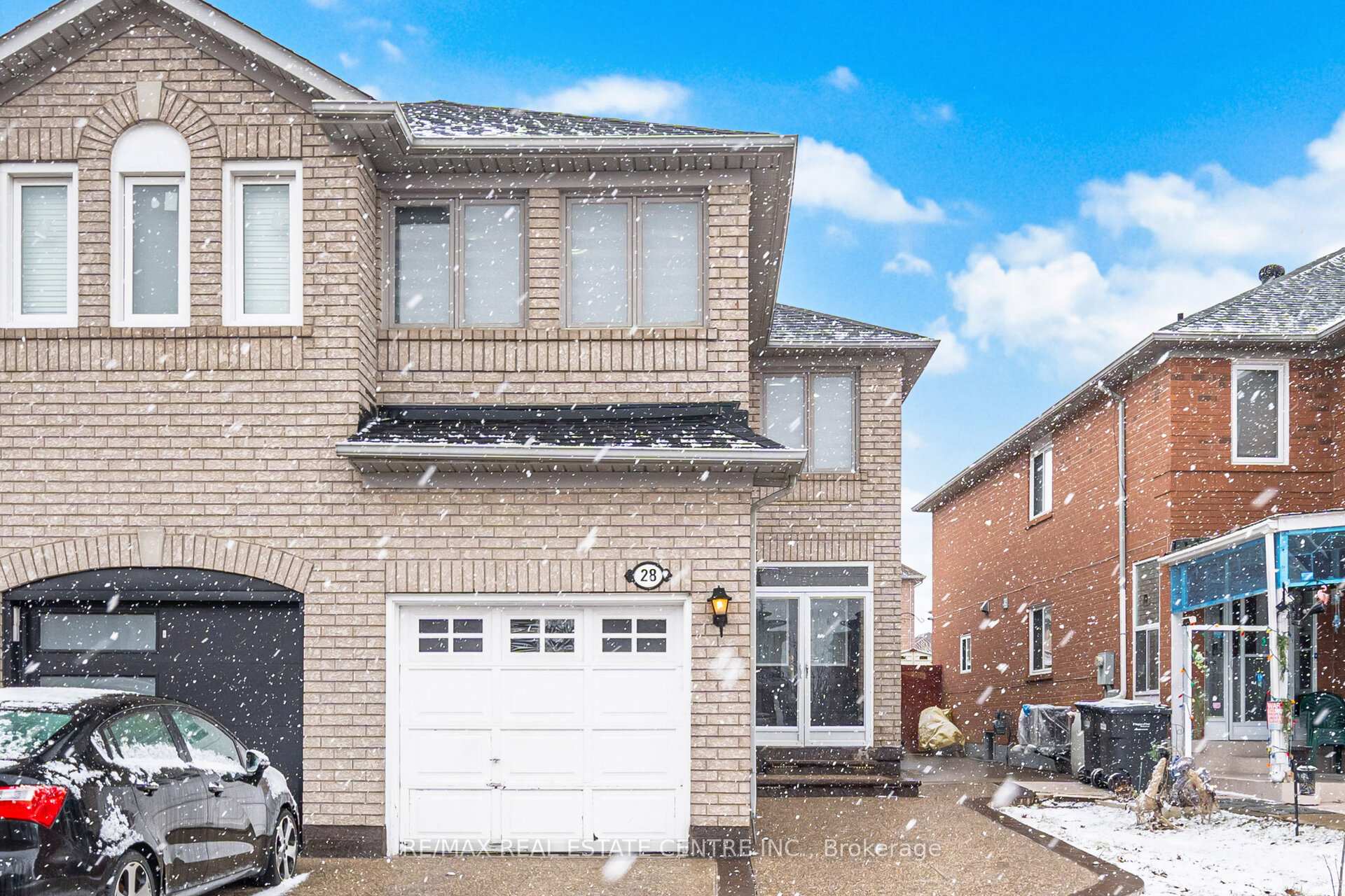 28 Mount Fuji Crescent, Brampton, ON, exterior