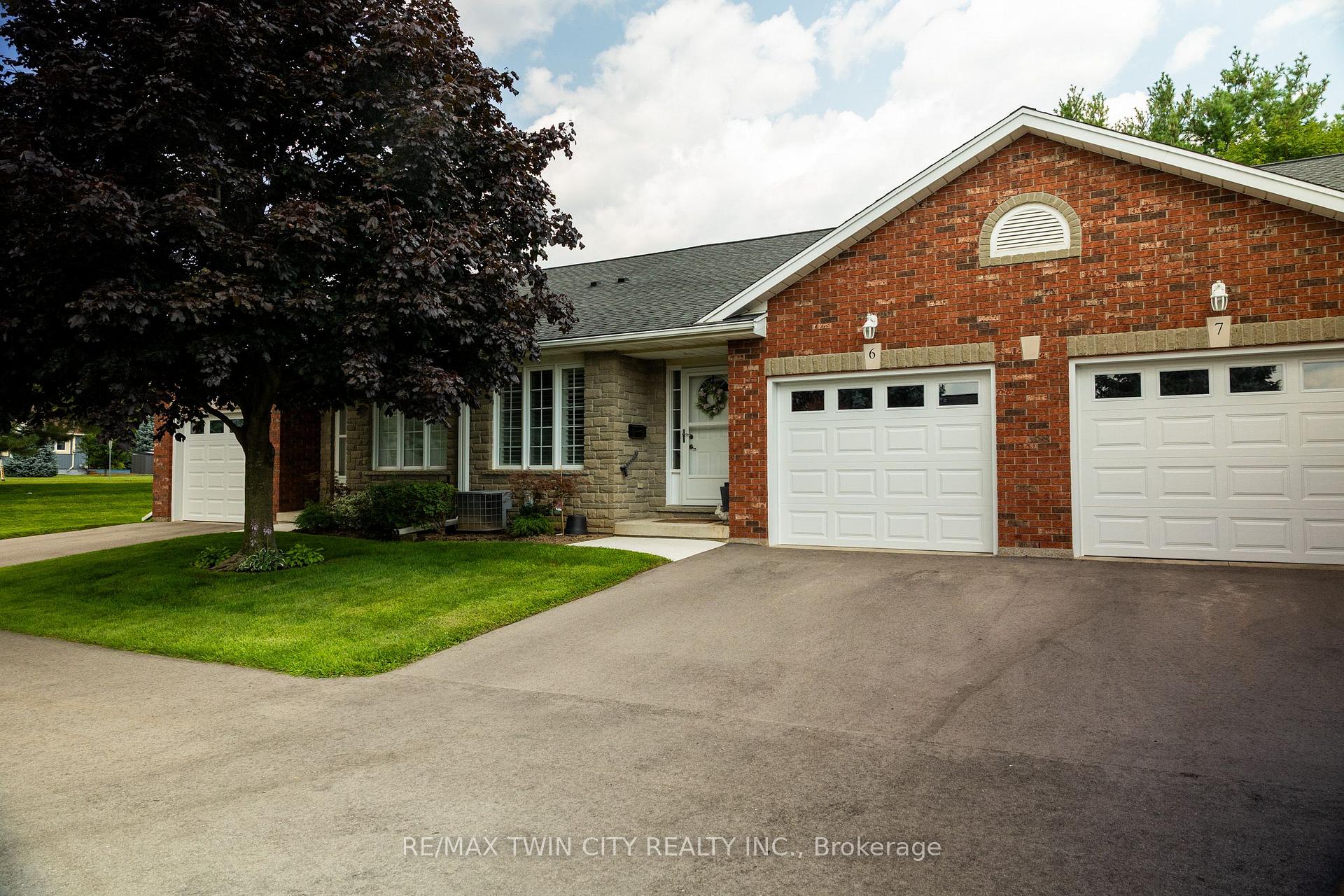 6 - 5 YIN Street, Norfolk, ON, exterior