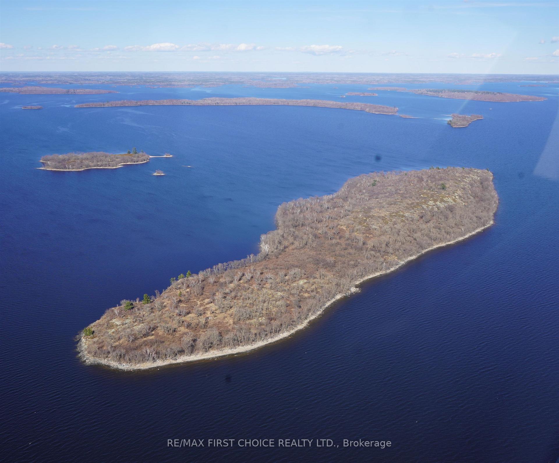 S1048 Massacre Island, Lake of the Woods, ON, exterior