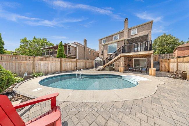 1003 Maury Crescent, Pickering, ON, exterior