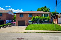 12 Maitland Avenue E, Hamilton, ON, exterior