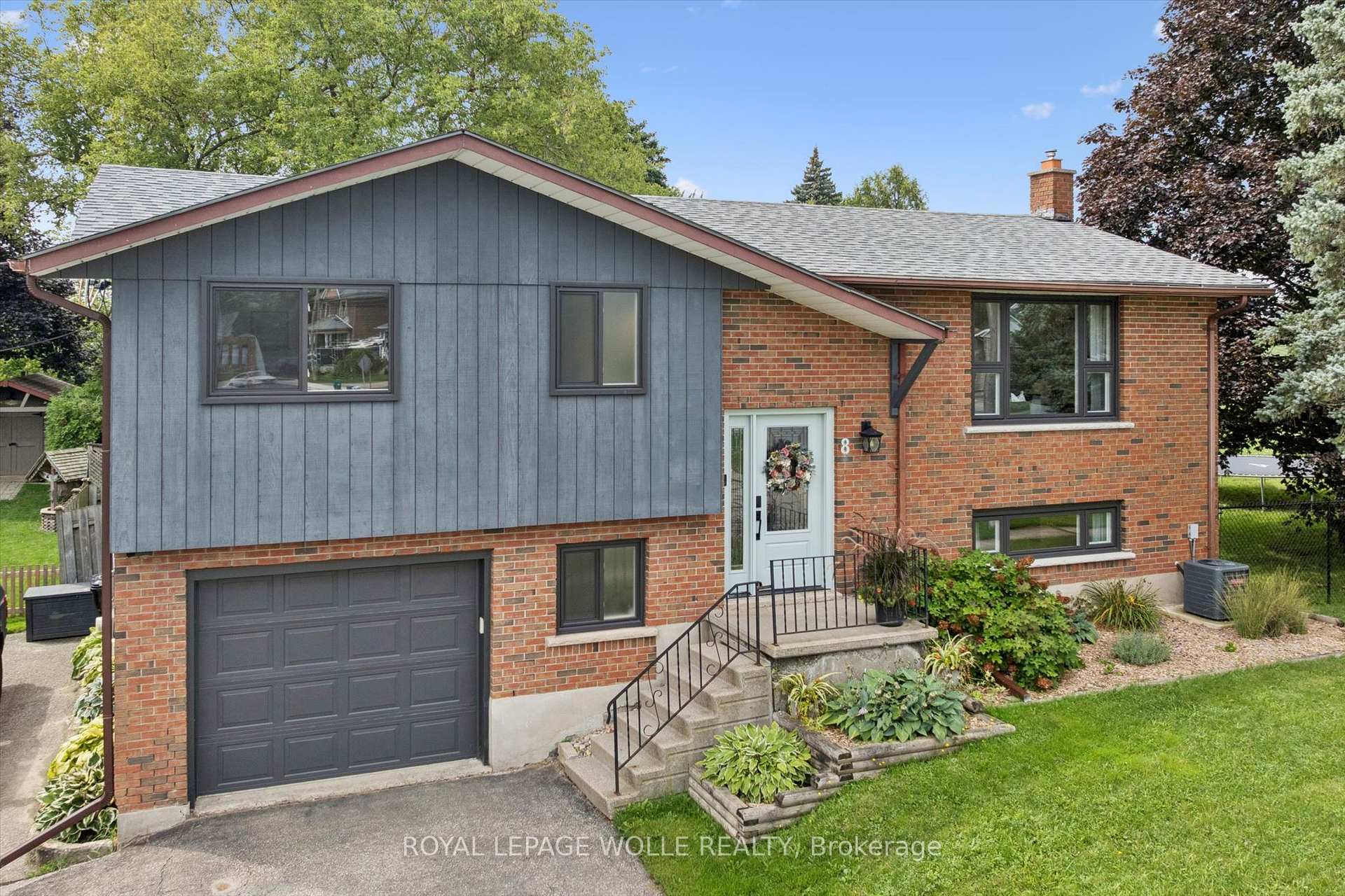 8 Christian Street, Wilmot, ON, exterior