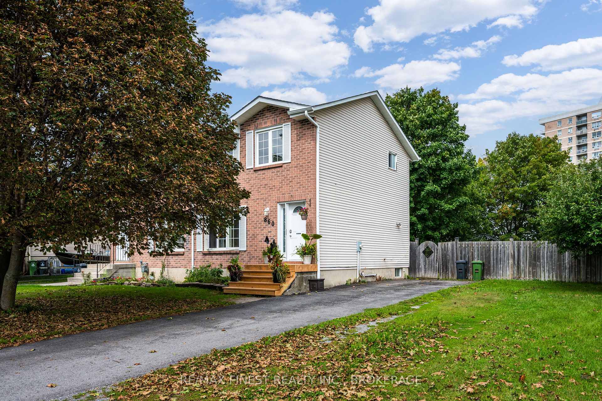 860 Beaconhill Court, Kingston, ON, exterior