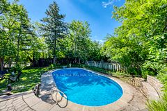 598 Wildwood Drive, Oakville, ON, exterior