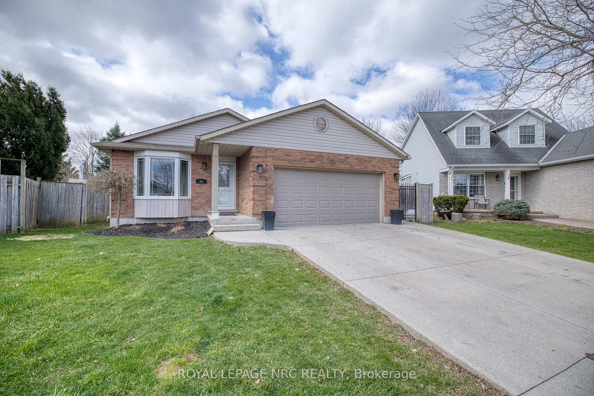 16 Leonard Drive, St. Catharines, ON, exterior