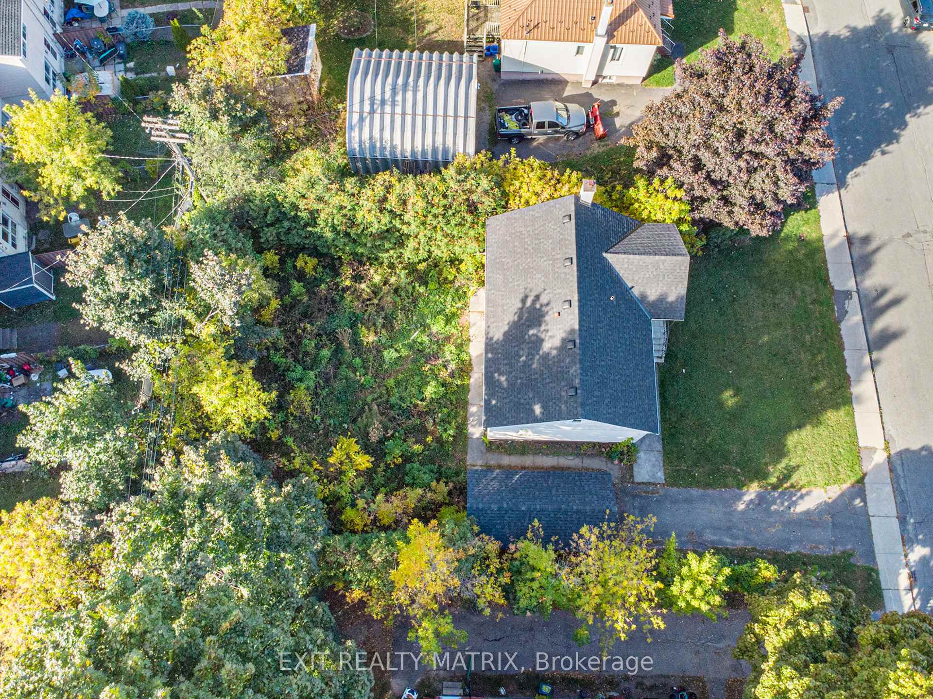 436 Blake Boulevard, Vanier and Kingsview Park, ON, exterior