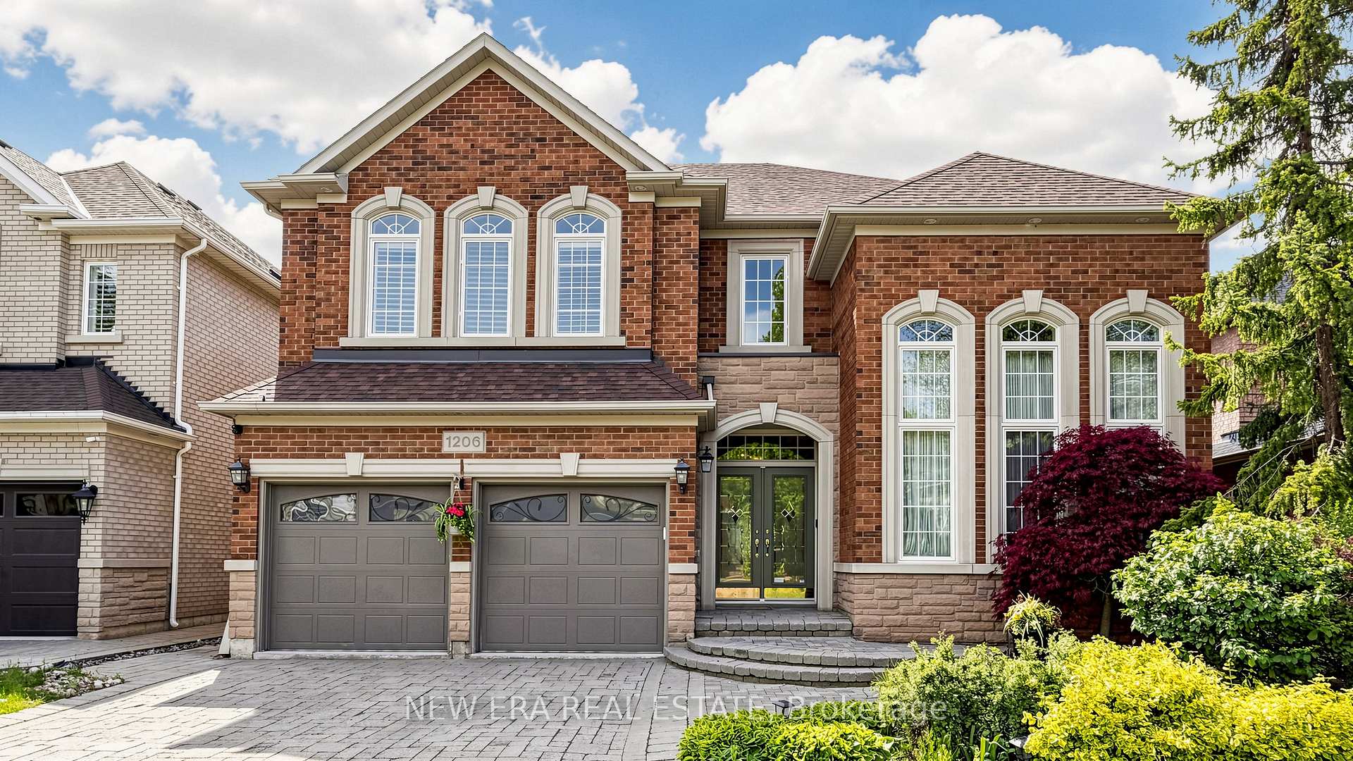 1206 Lindenrock Drive, Oakville, ON, exterior