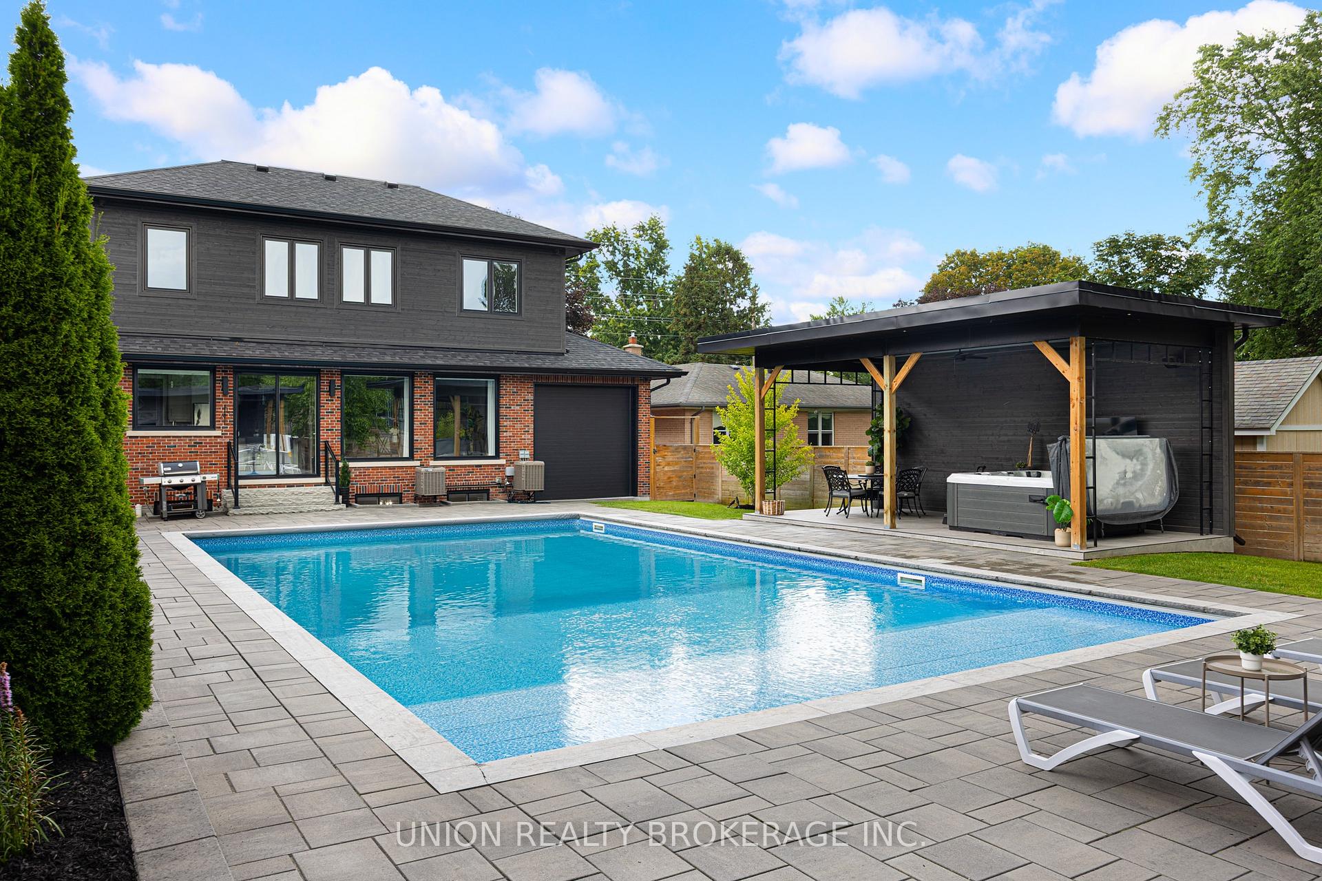 400 Rouge Hills Drive, Toronto E10, ON, exterior