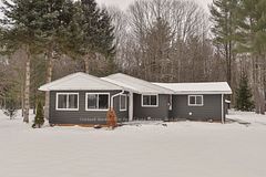 460 Wellington Street, Gravenhurst, ON, exterior