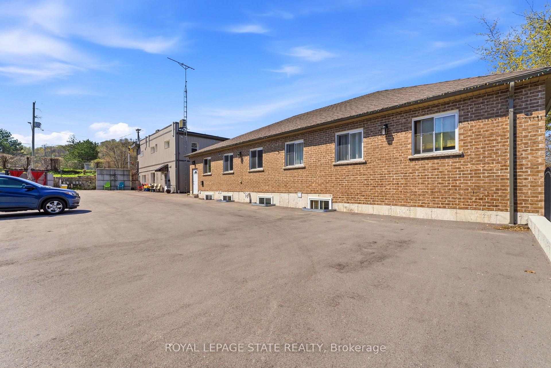 1745 King Street E, Hamilton, ON, exterior