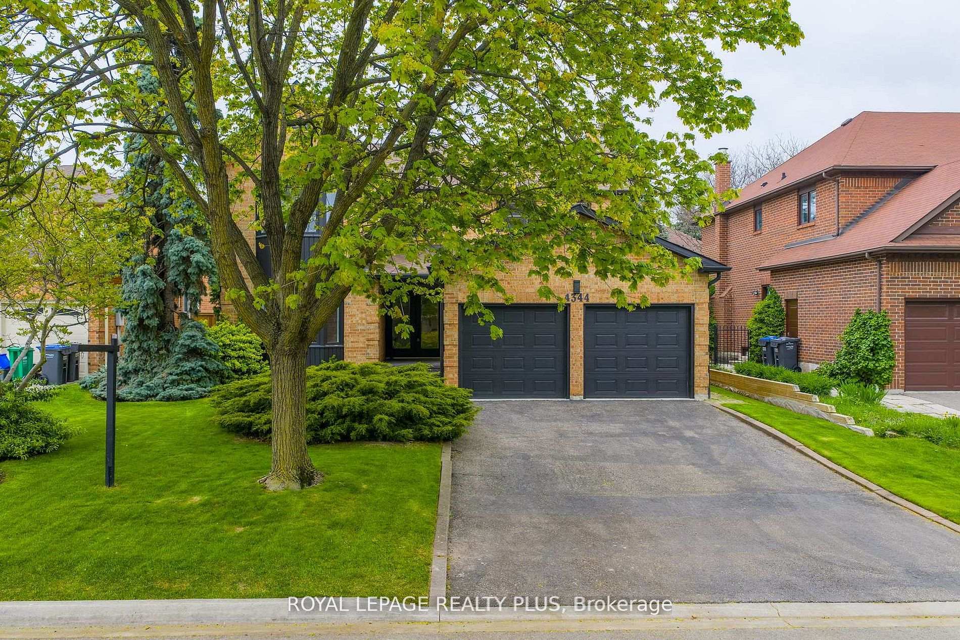 4344 Dallas Court, Mississauga, ON, exterior