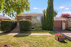 11 Picton Crescent, Toronto W05, ON, exterior