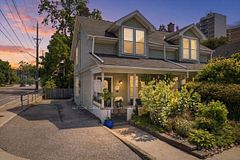 137 Chisholm Street, Oakville, ON, exterior