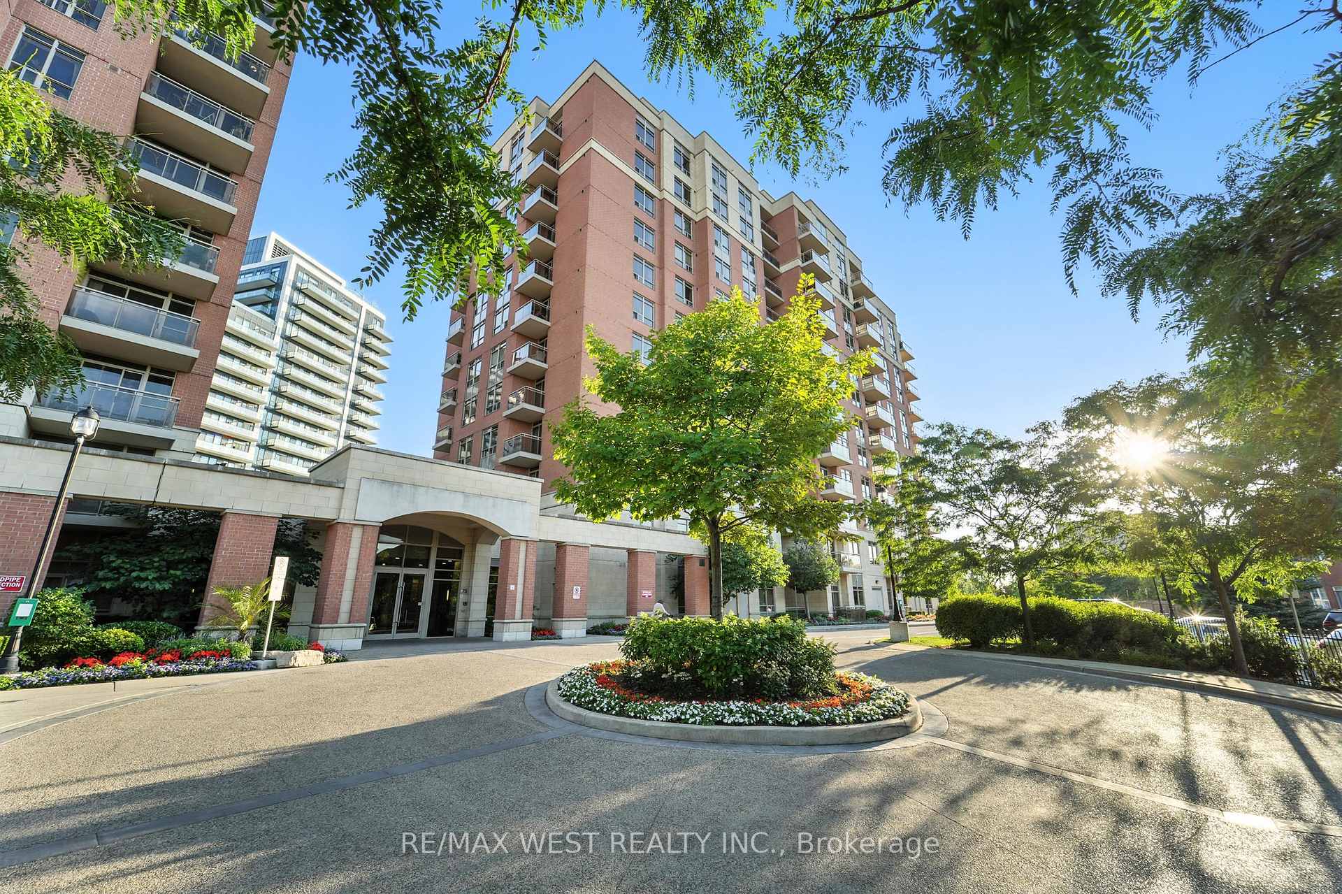 PH2 - 75 King William Crescent, Richmond Hill, ON, exterior