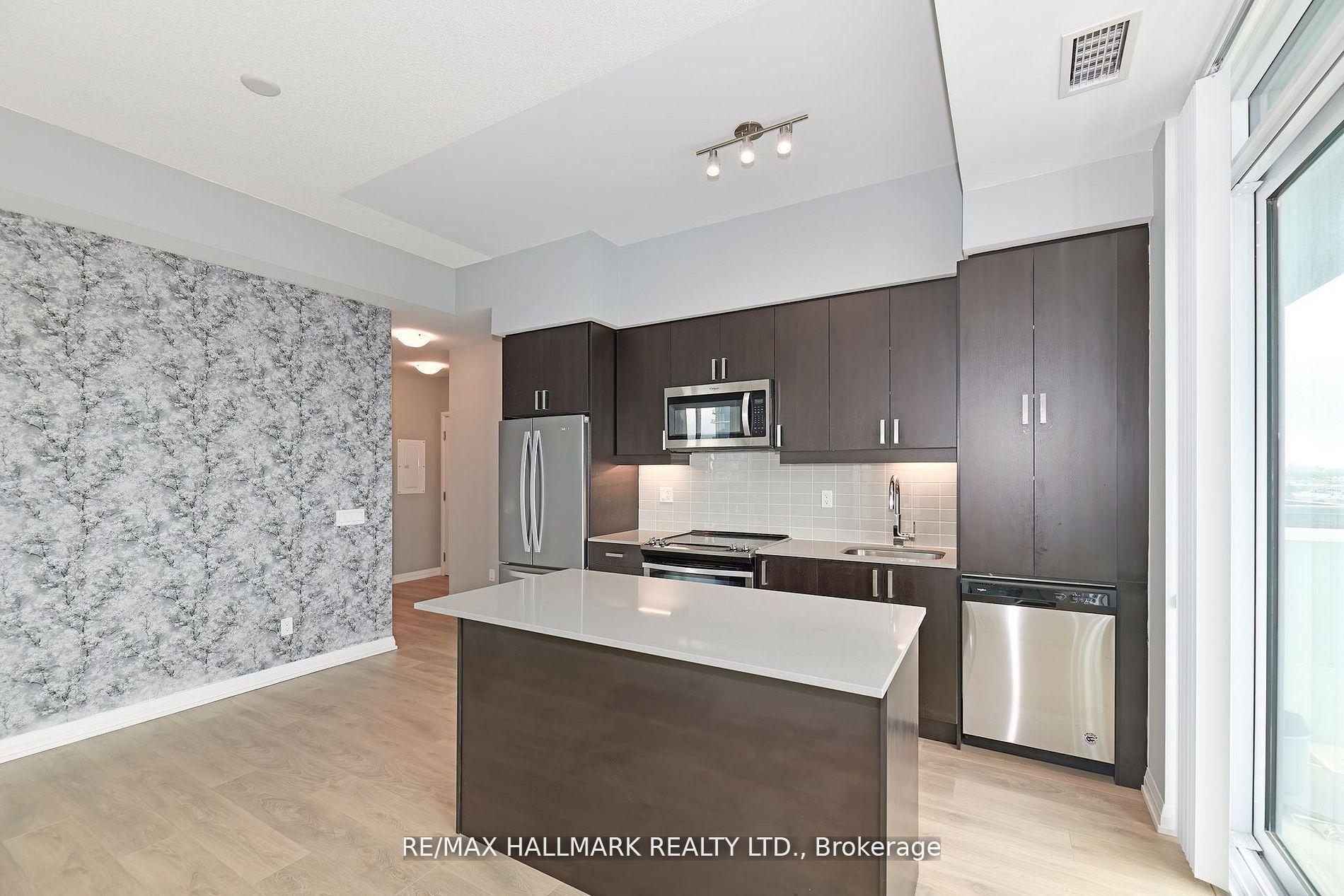 906 - 7895 Jane Street, Vaughan, ON, exterior