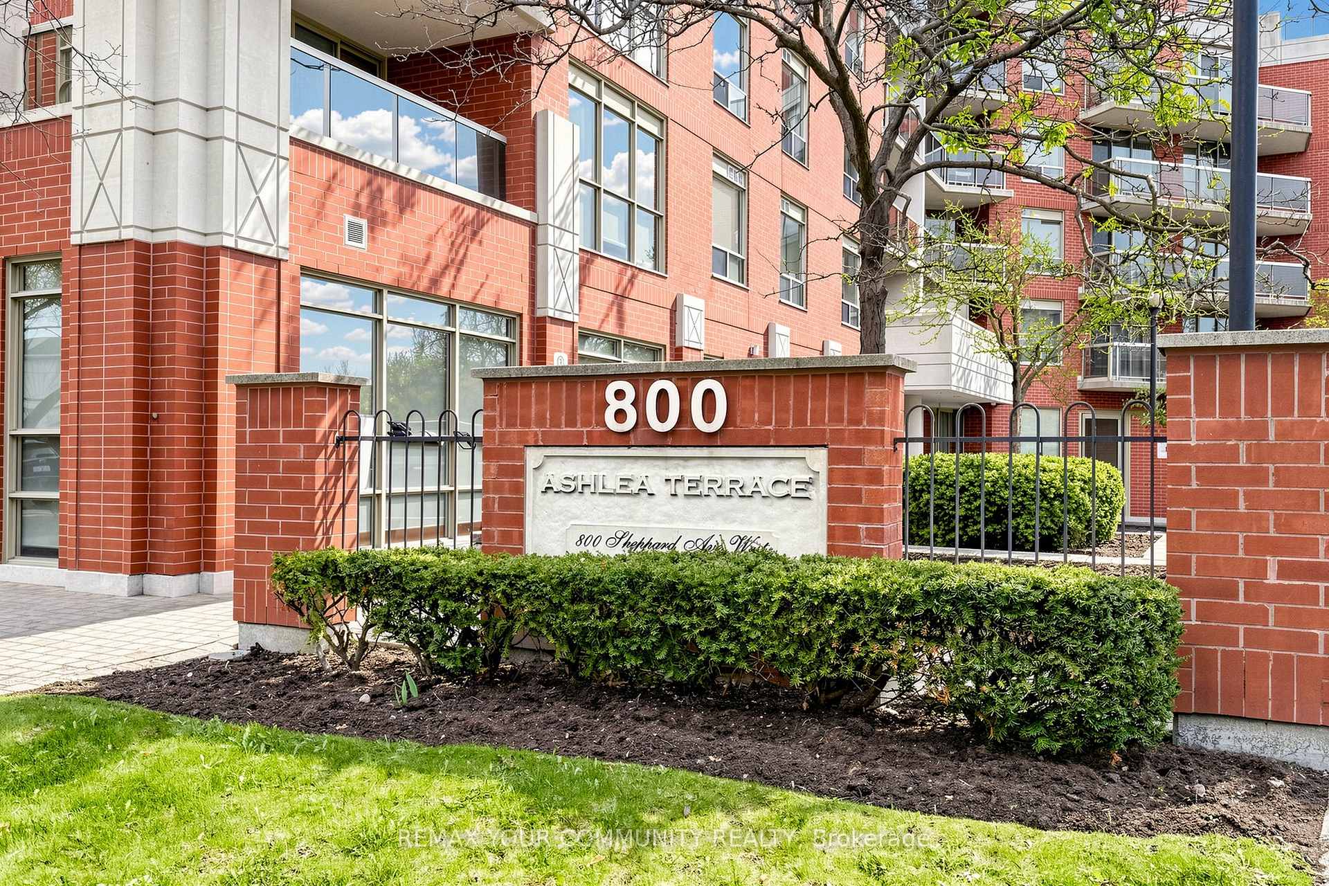 506 - 800 Sheppard Avenue W, Toronto C06, ON, exterior