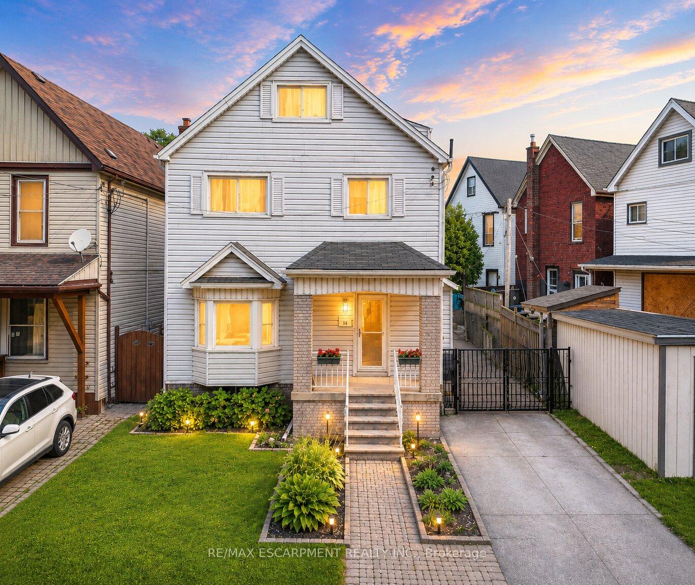 14 Niagara Street, Hamilton, ON, exterior