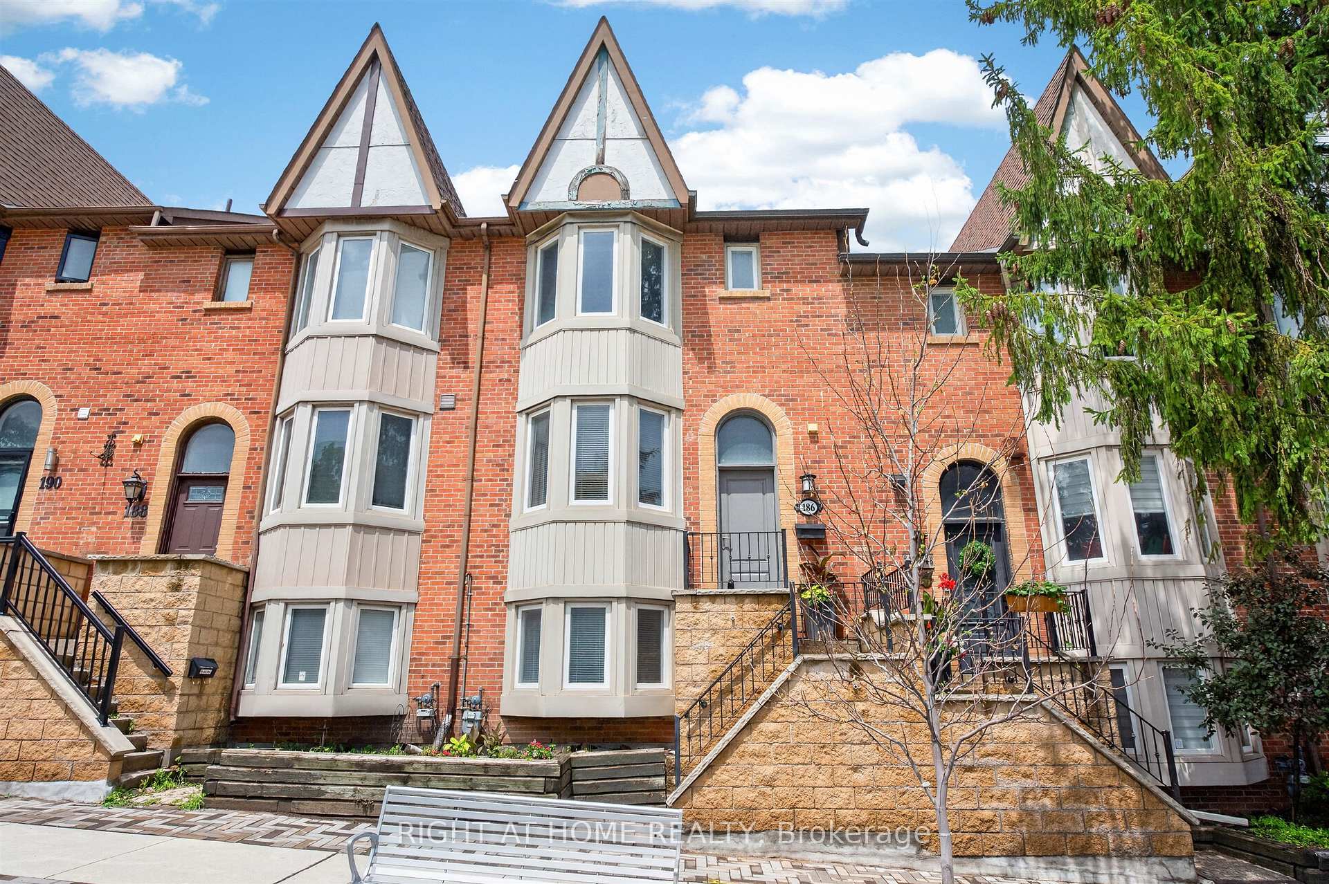 45 - 186 Woodbridge Avenue, Vaughan, ON, exterior