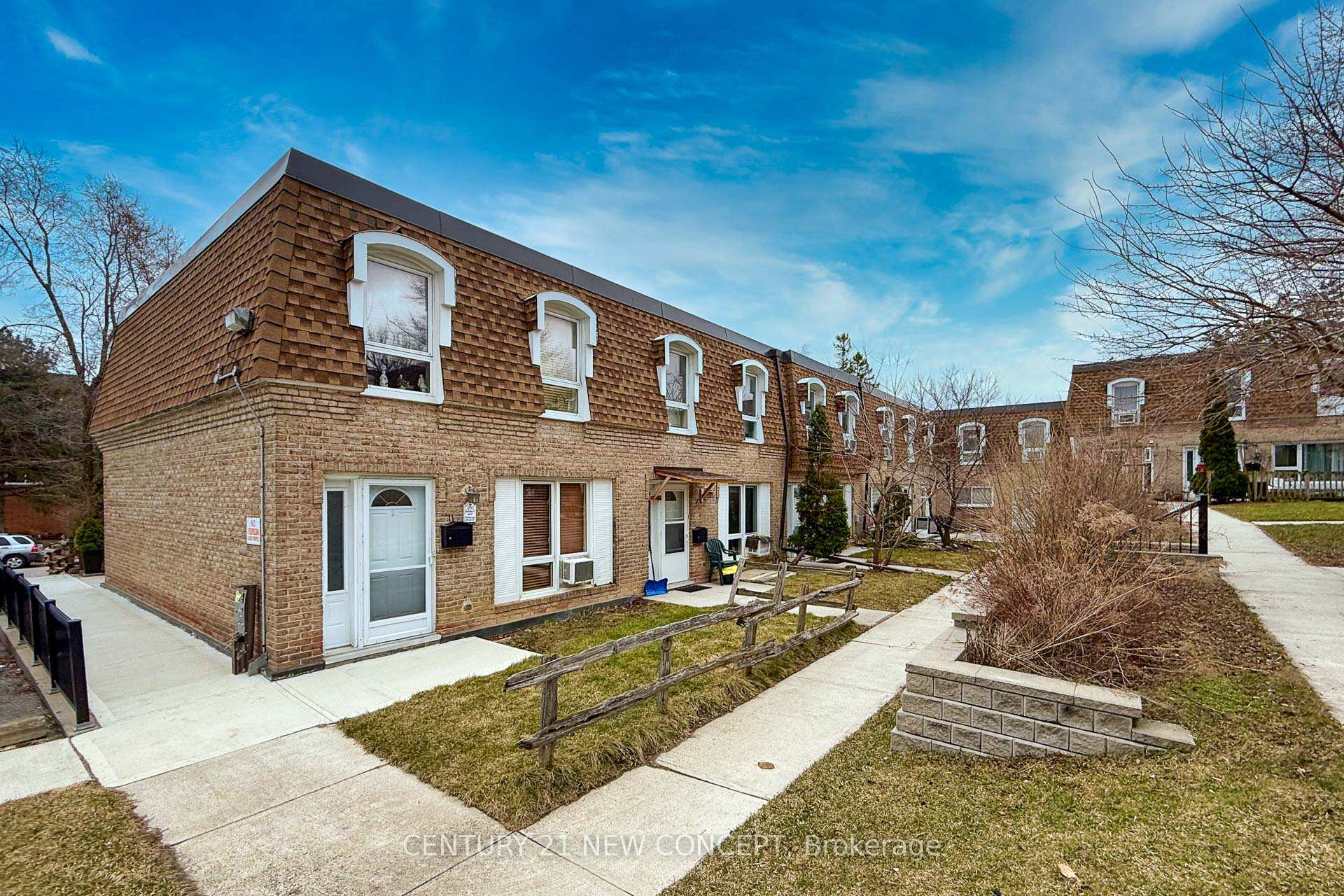 13 - 1310 Gulleden Drive, Mississauga, ON, exterior