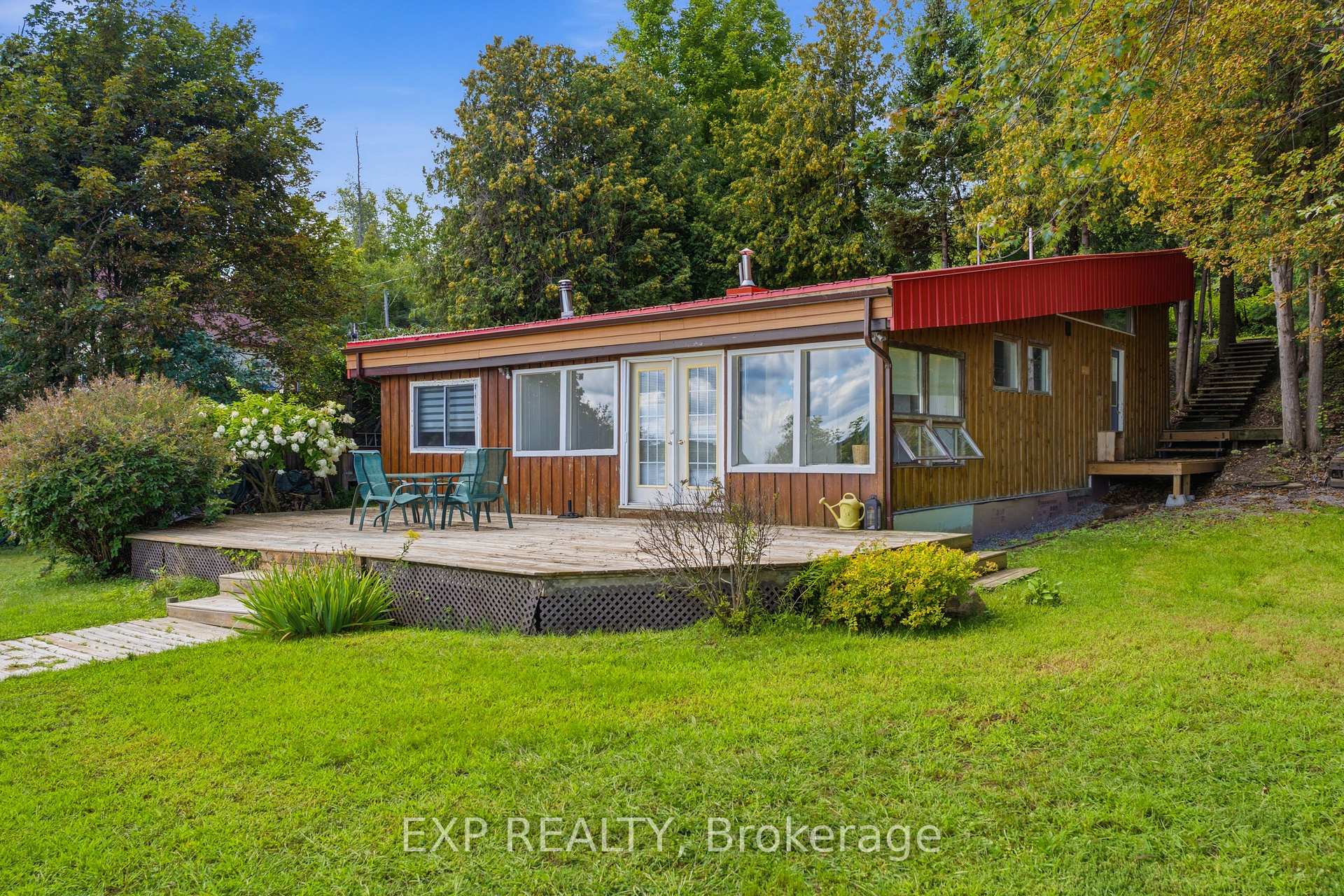 15 Neely Street, Kanata, ON, exterior