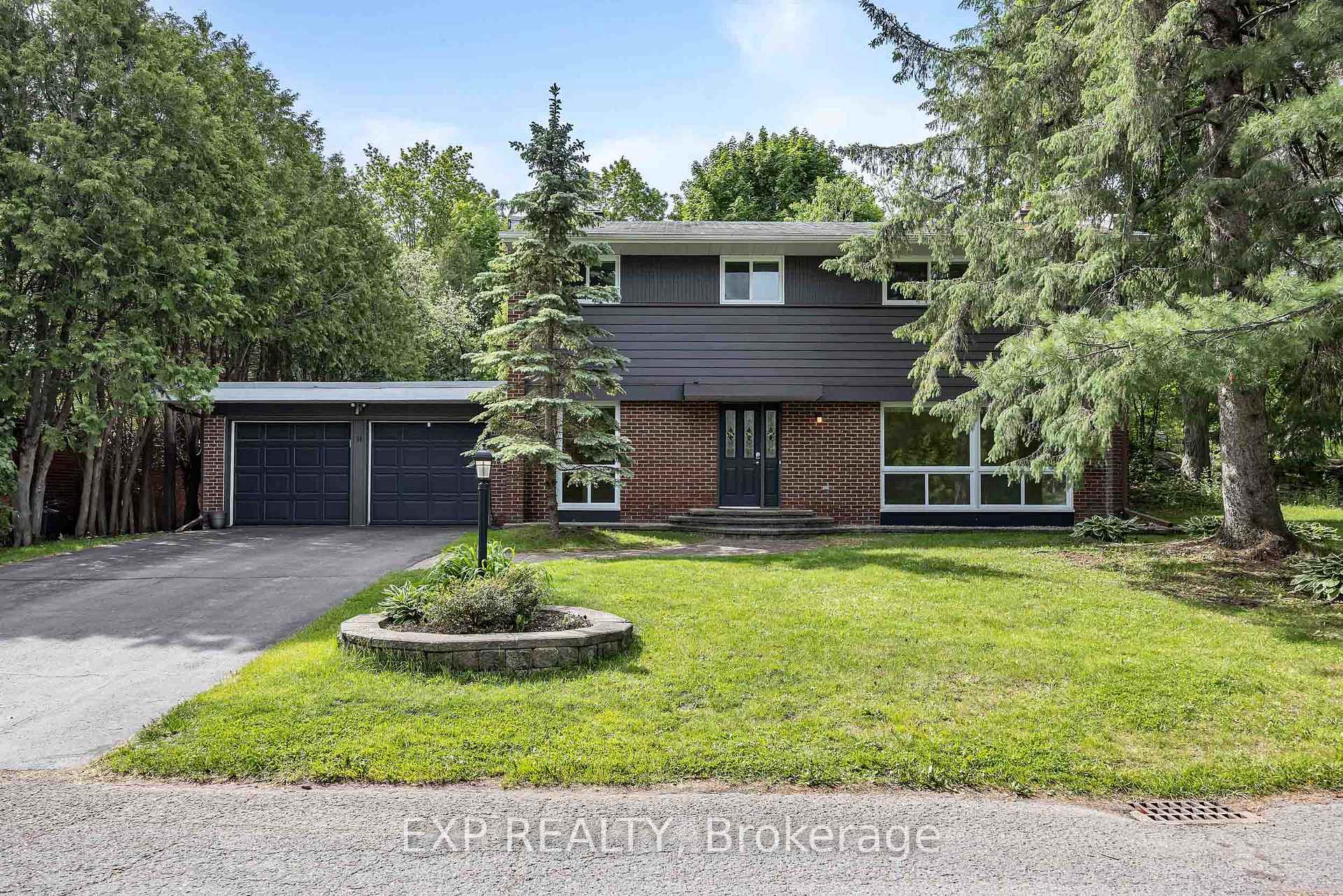 14 Carr Crescent, Kanata, ON, exterior