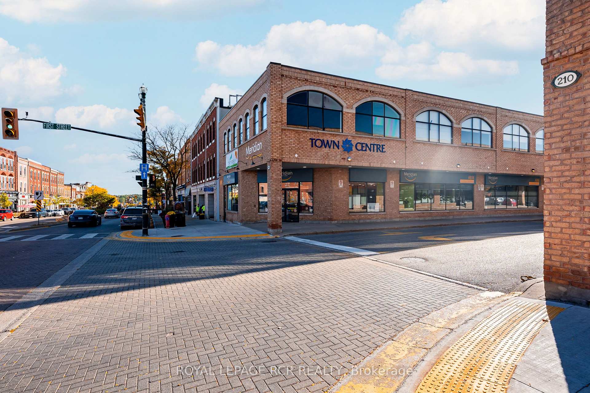 205 - 190 Broadway N/A, Orangeville, ON, exterior