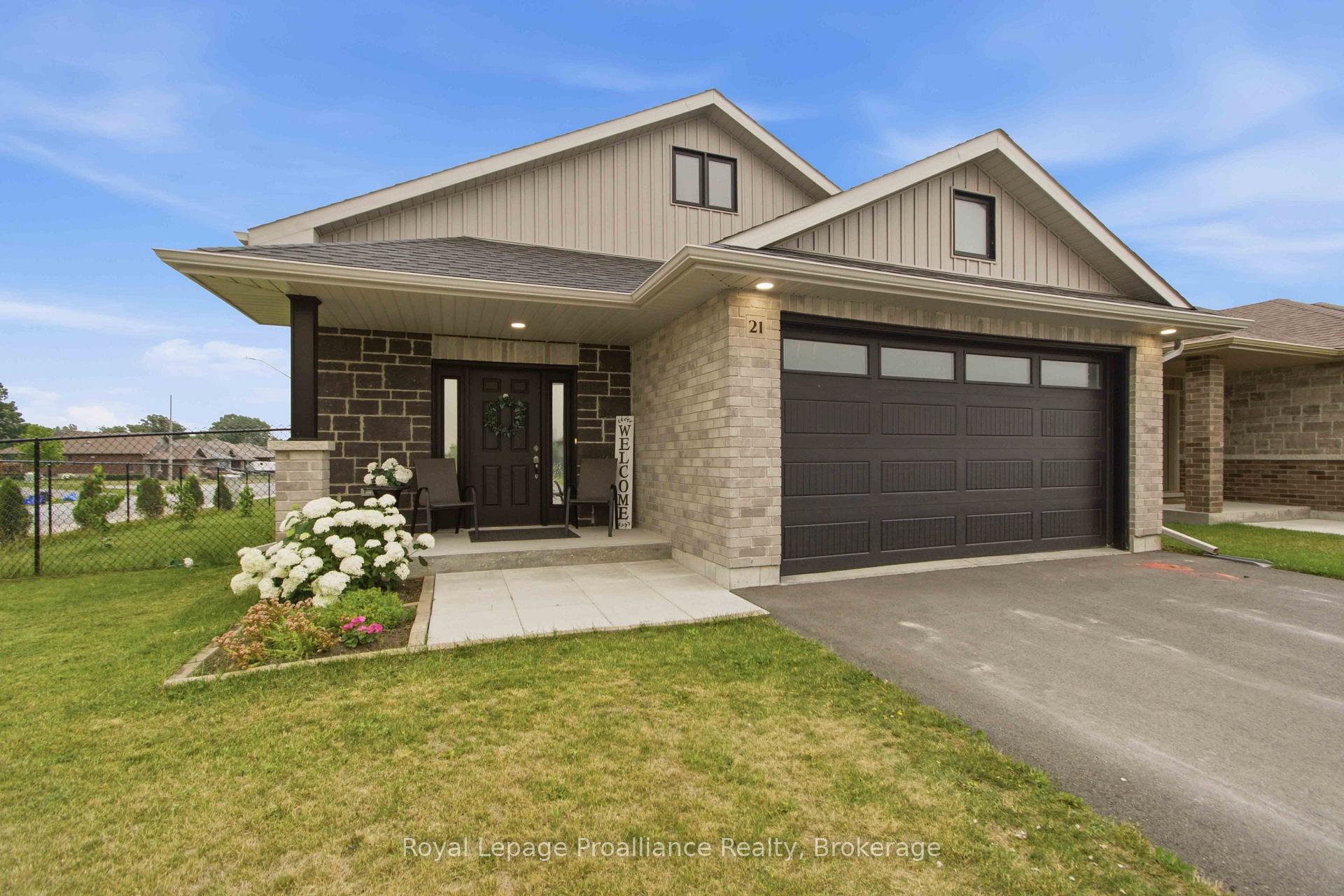 21 Cedar Park Crescent, Quinte West, ON, exterior