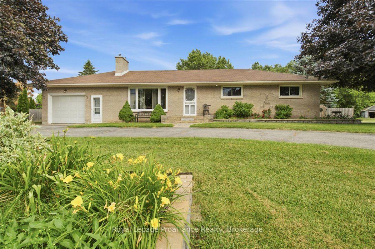 178 Riverside Parkway, Quinte West, ON, exterior