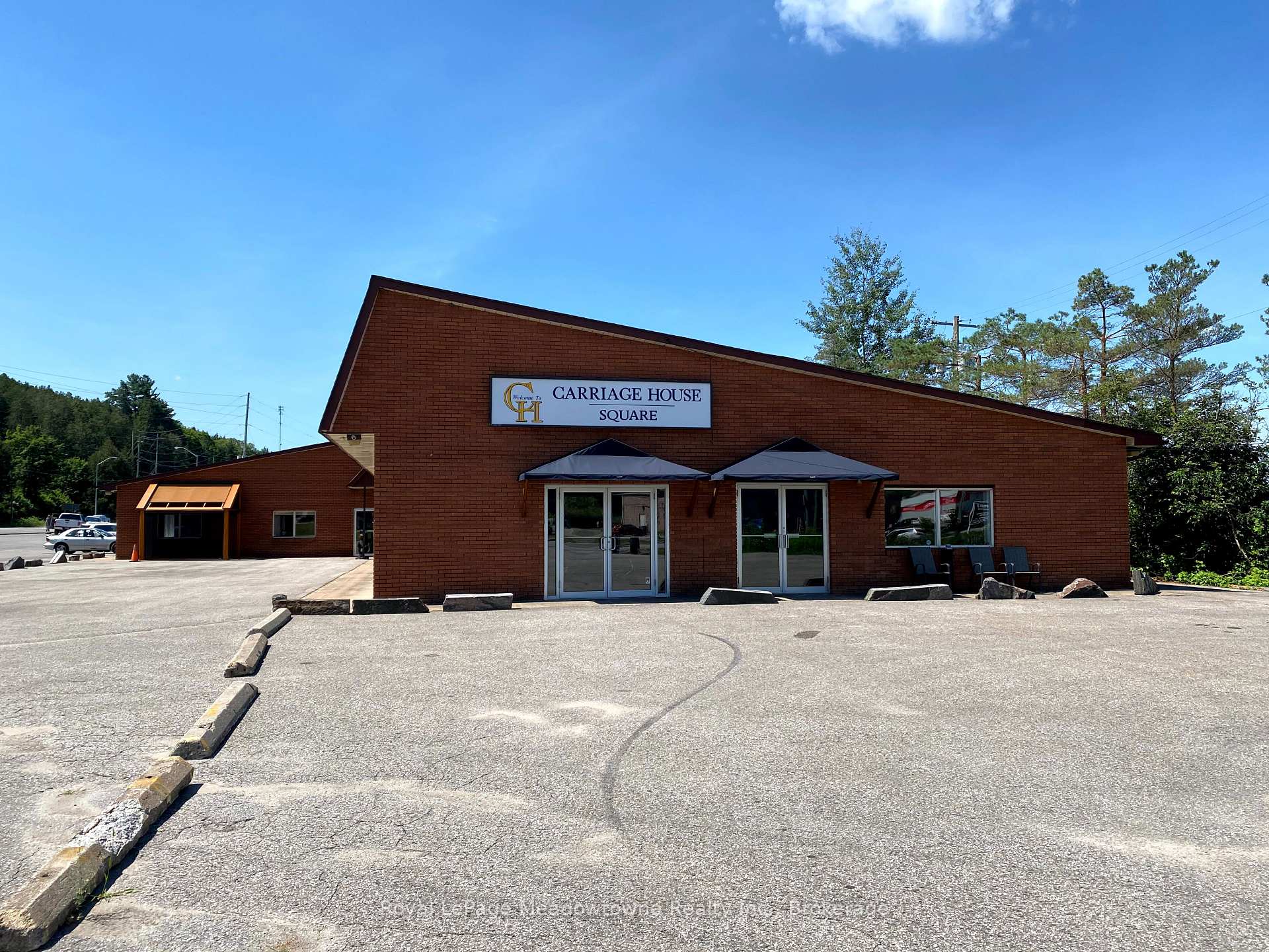 3 - 5 BOBCAYGEON Road, Minden Hills, ON, exterior