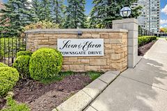 110 - 11 Townsgate Drive, Vaughan, ON, exterior