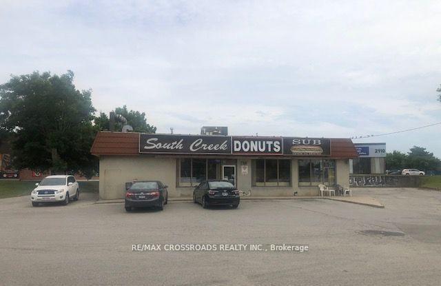 2100 Dundas Street E, Mississauga, ON, exterior