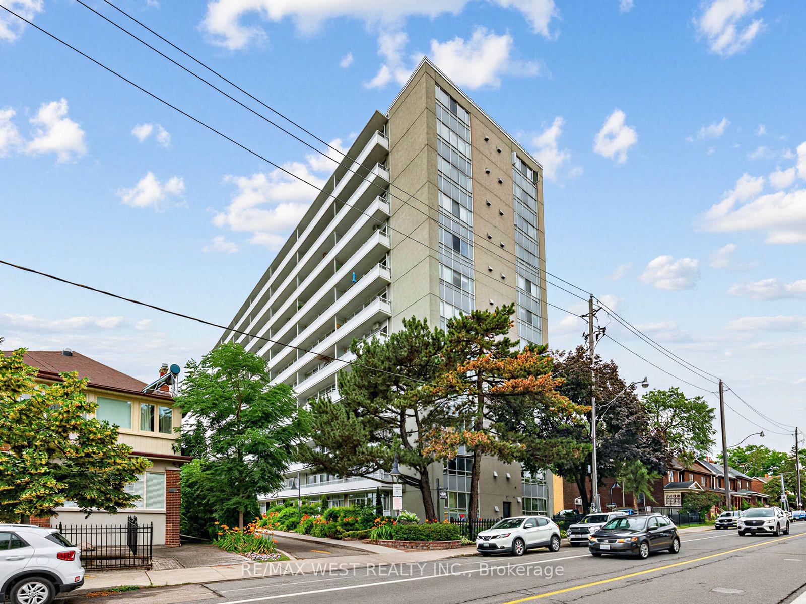 302 - 580 Christie Street, Toronto C02, ON, exterior