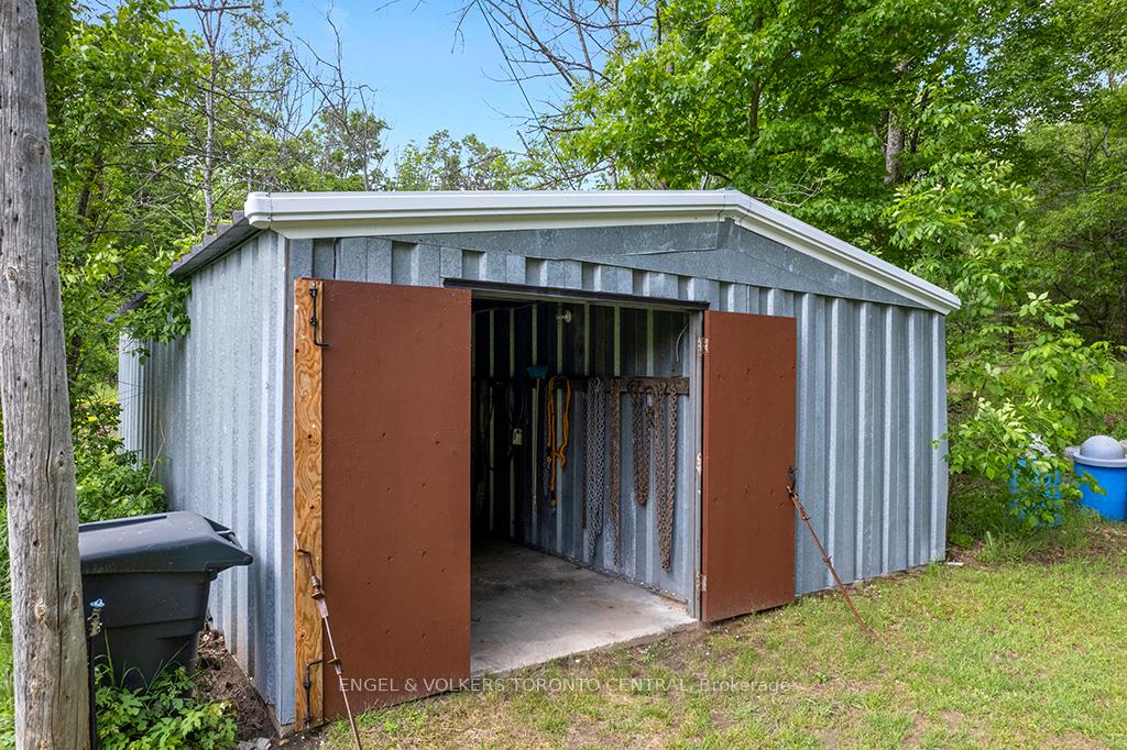 1629 Canning Road, Gravenhurst, ON, exterior