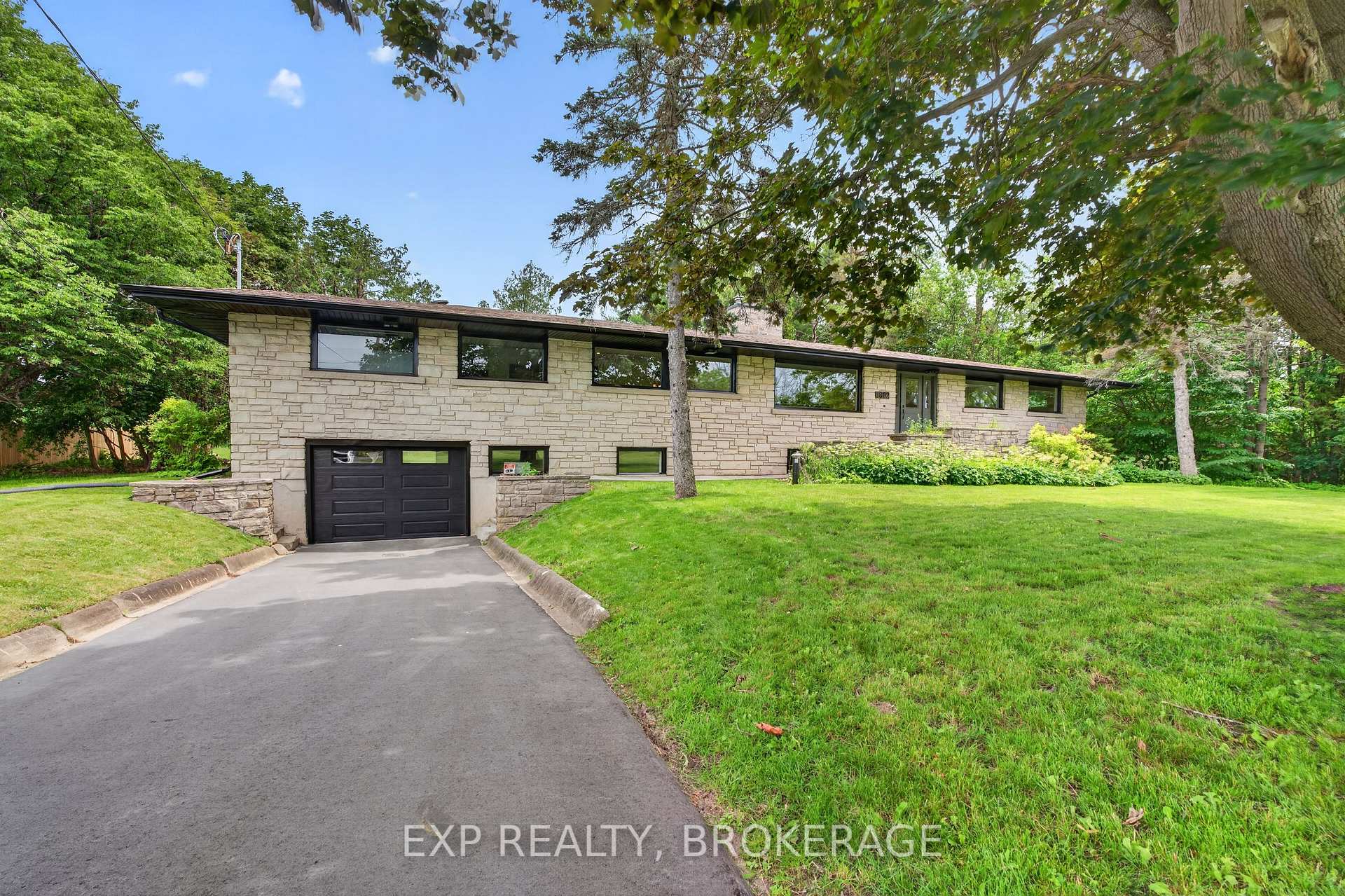 1802 SYDENHAM Road, Kingston, ON, exterior