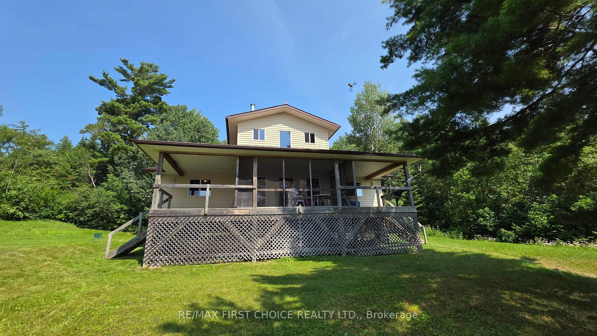 2 Moore Bay, Sioux Narrows-Nestor Falls, ON, exterior
