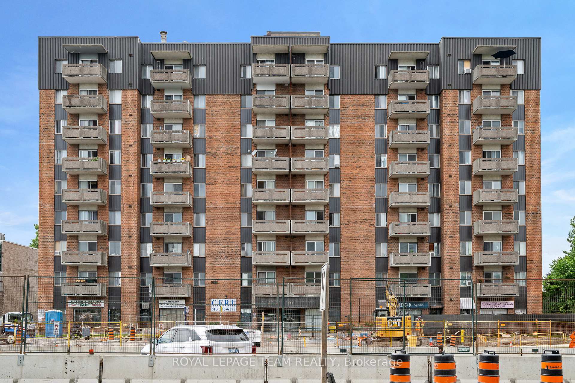 C - 945 Richmond Road, Woodroffe, ON, exterior