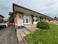 Main & Upper - 40 Pender Crescent, Toronto E05, ON, exterior